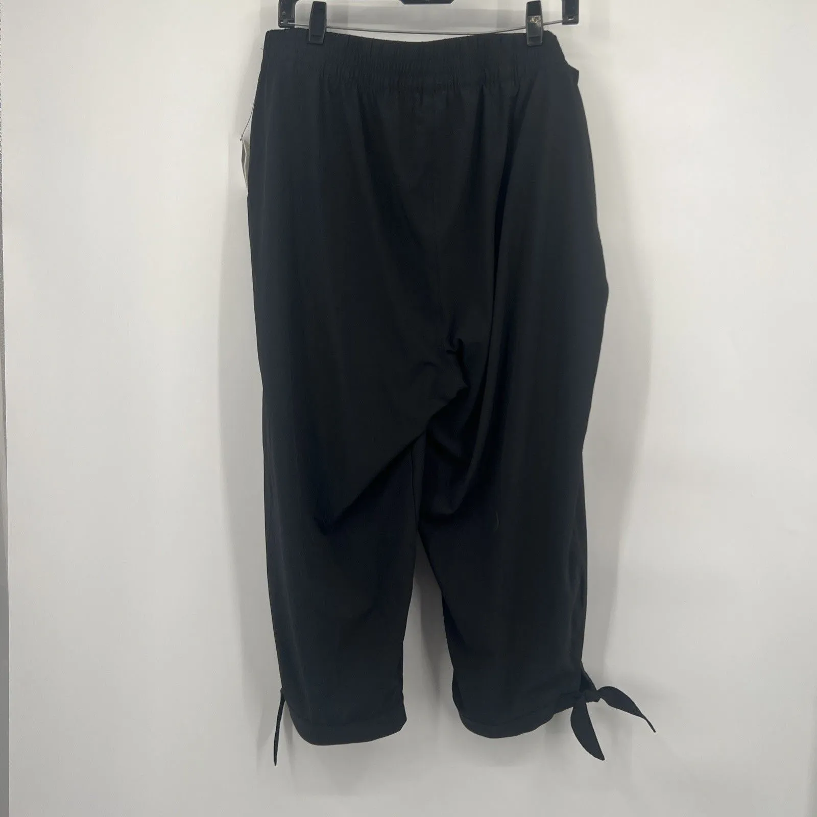 T by Talbots Athleisure Capri Pants Sz XLarge Petite Elastic Waist Black Bows - Image 7