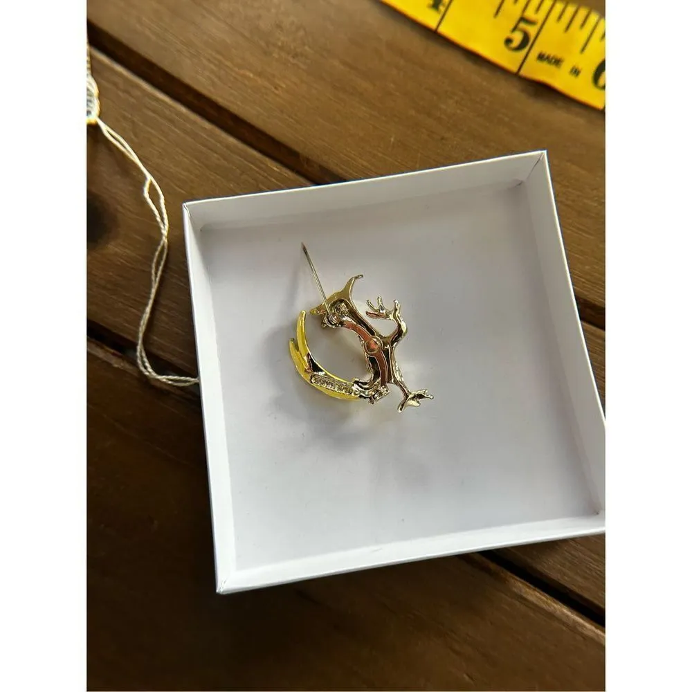 Gerry’s signed roadrunner brooch pin Gold - Image 6