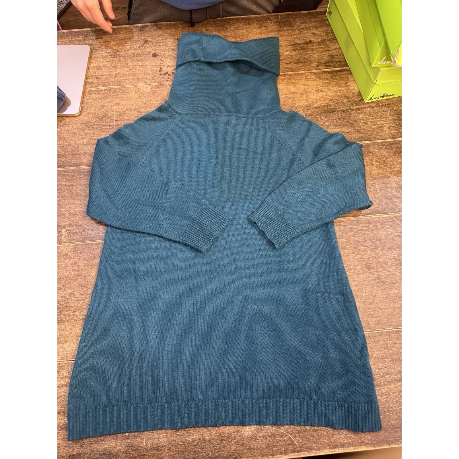 Theory Size Small 100% Cashmere Cowl Neck Sweater In Royal‎ Green - Image 3