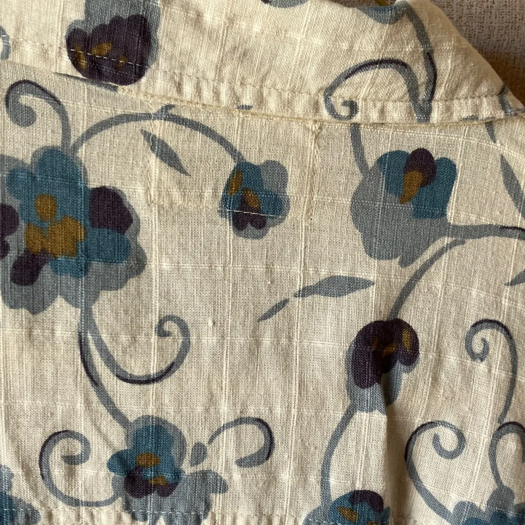 FINAL MARKDOWN HGNY Jeans Floral Linen Blend Top large Blue - Image 9