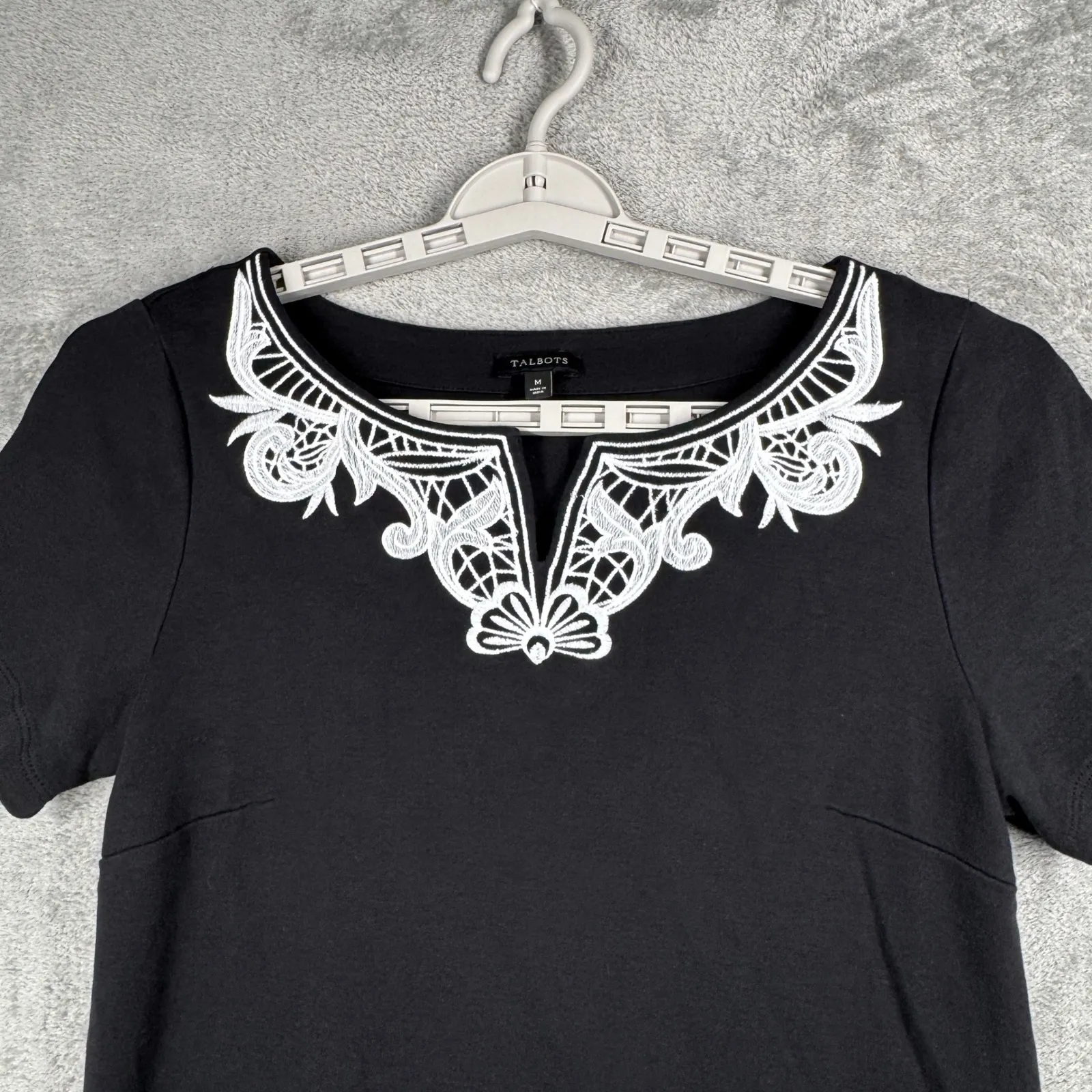 Talbots Dress Womens Medium Black White Embroidered Neckline Shift Boho Resort - Image 4