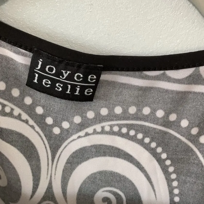 Joyce Leslie Monochrome Swirl Top - Image 3