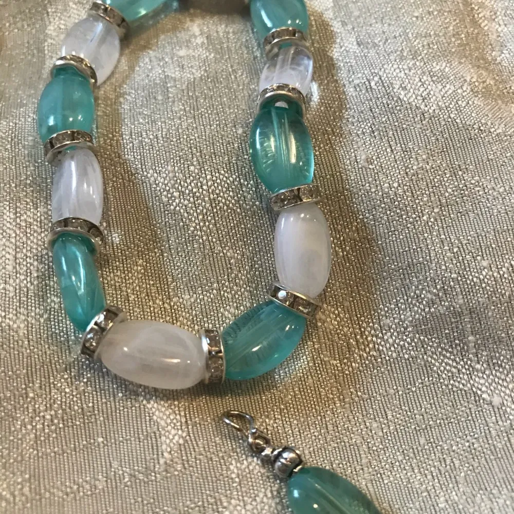 Handcrafted bracelet, earring and pendent set - Image 6