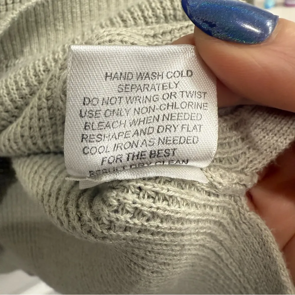 Hippie Rose Cream V neck Sweater Crop with cut out back detail Small - Image 4