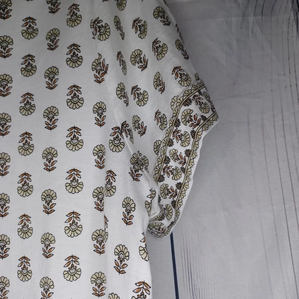 Pure J.JILL 100% Pima Cotton White and Gold Patterned Women's Top Black Size M - Image 4