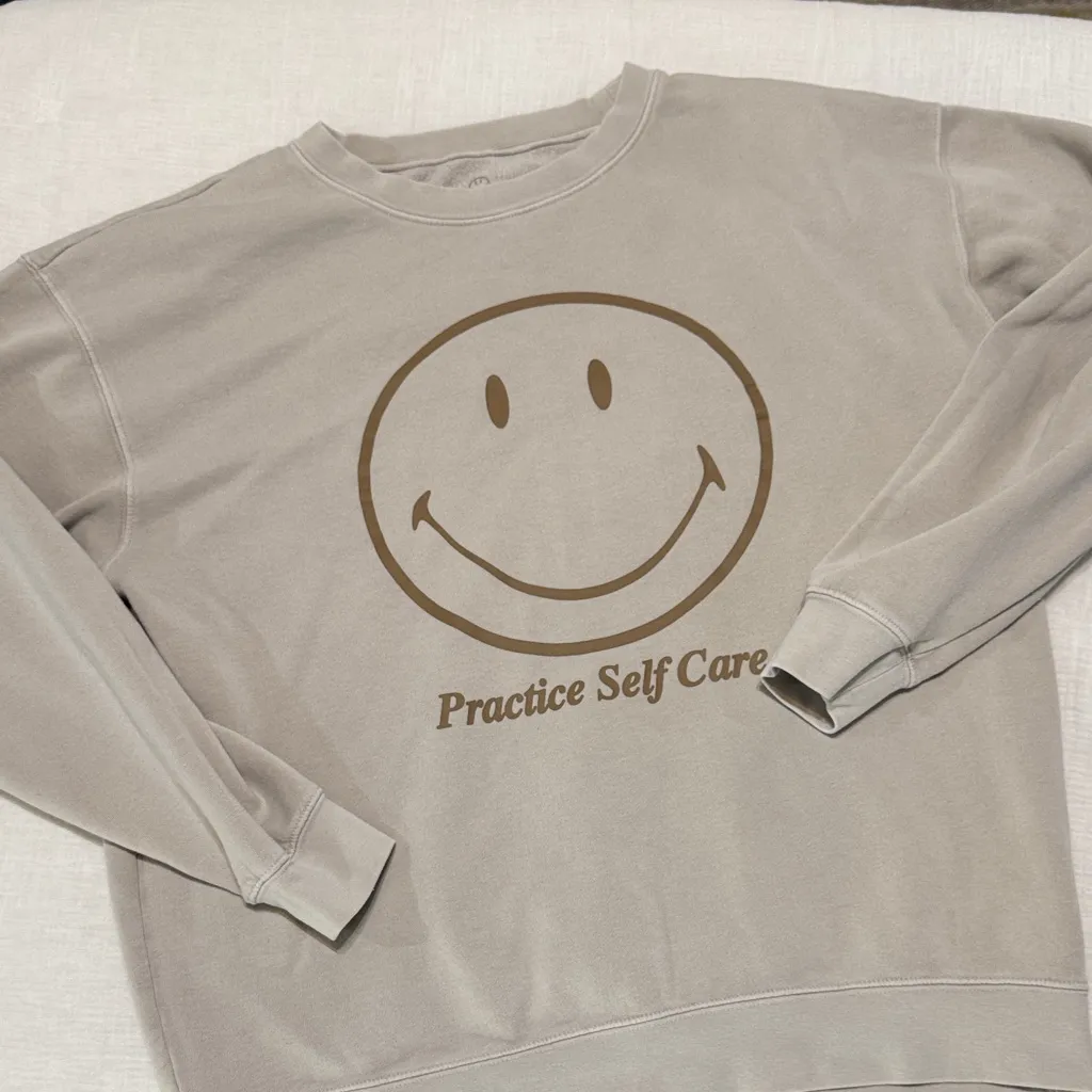 PacSun  Cream Smiley Crewneck Sweater - Image 5