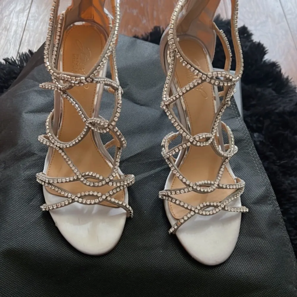 Jewel by Badgley mischka heels - Image 3