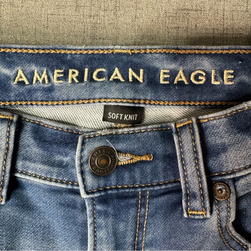 American Eagle Soft Knit High Rise Mom Jeans Distressed Raw Hem Size 2 - Image 9