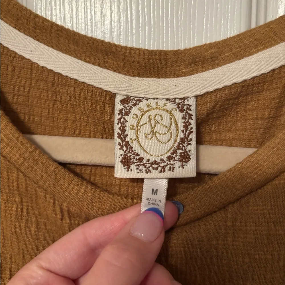 Tru Self Mustard Short Sleeve Dress size medium - Image 2