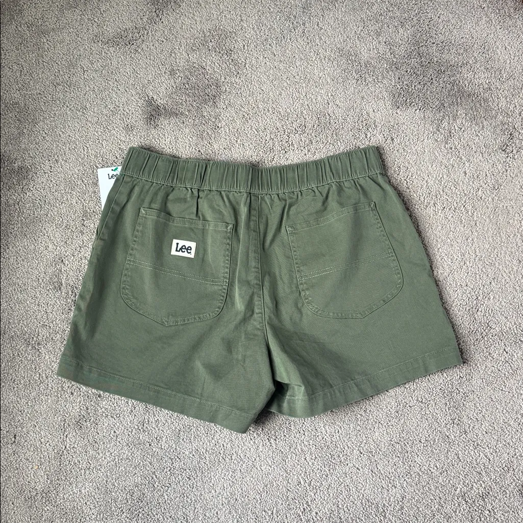 Lee Ultra Luxe Comfort High Rise Army Green Utility Shorts SIZE 12M - Image 5