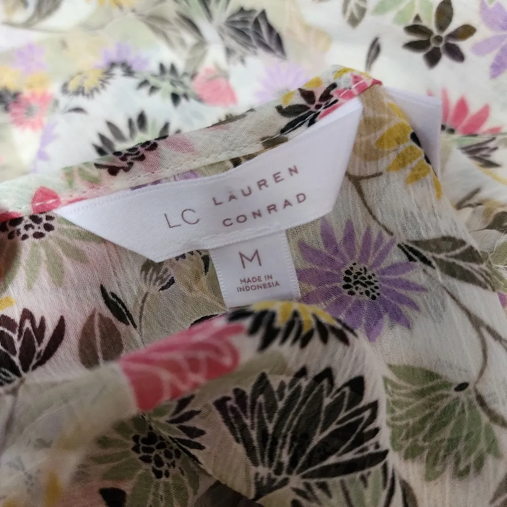 LC Lauren Conrad green floral lattice chiffon peasant blouse size medium - Image 9