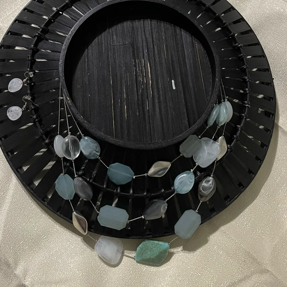 New York & company 3 strand turquoise blue white necklace with matching earrings Gray - Image 5