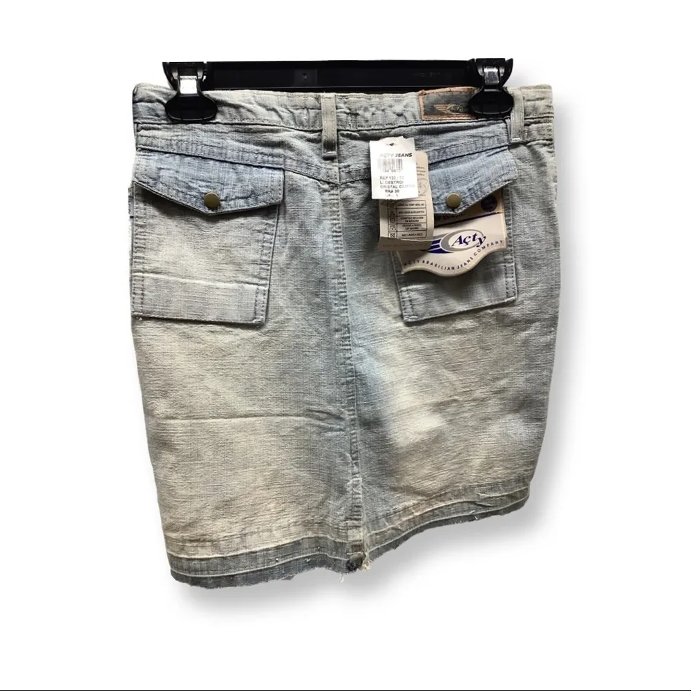 ACTY Size 3 Denim Wash Vintage Jean Mini Skirt With Unfinished Hem. New With Tag Blue - Image 5