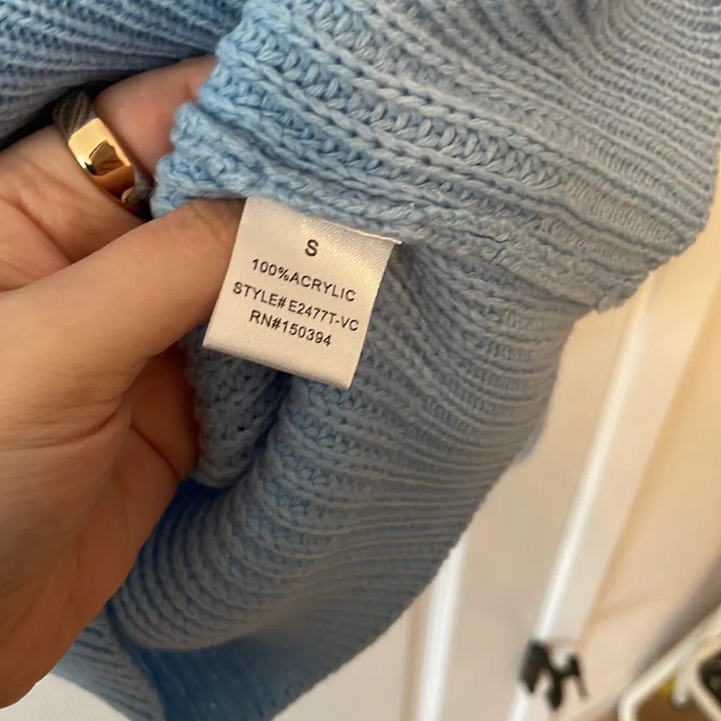 VICI  powder blue sweater - Image 3