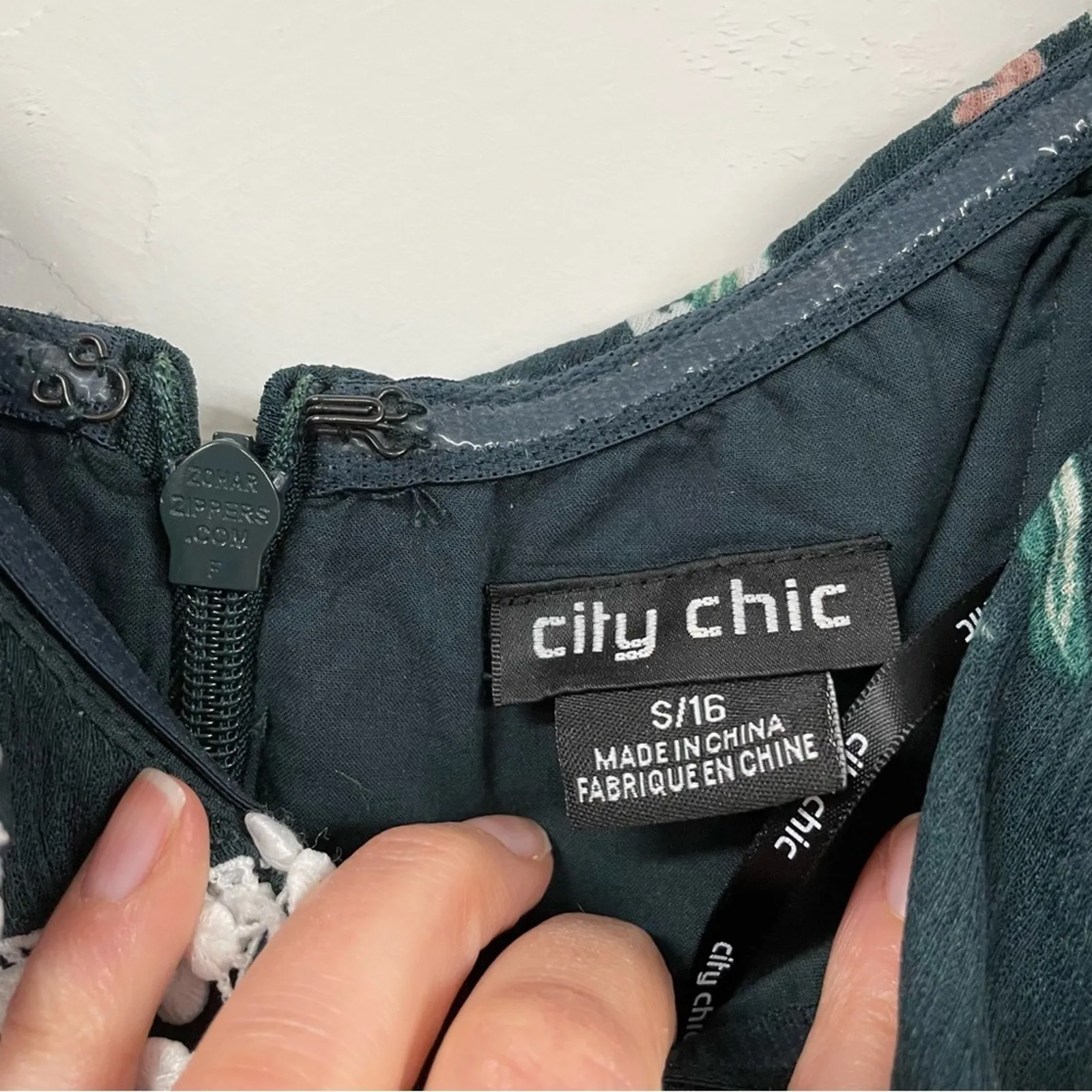 City Chic Forest Green Floral Ruffled Shoulder Jumpsuit Womens 16 Wide Leg Crop - Image 3