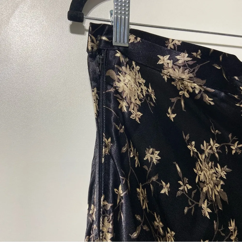 Floral Maxi Skirt in Black Beige Size 8 NWT Vintage - Image 4