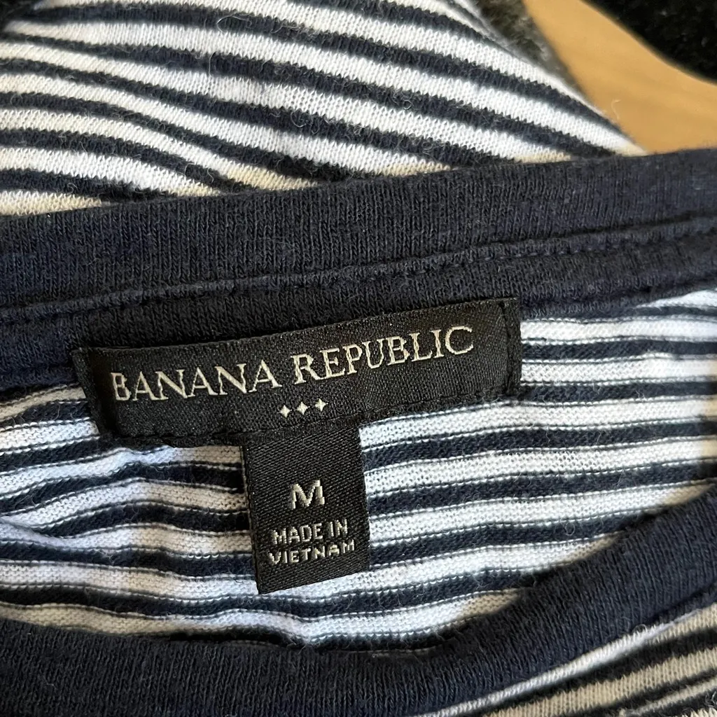 Banana Republic Linen Blend Tee - Image 3