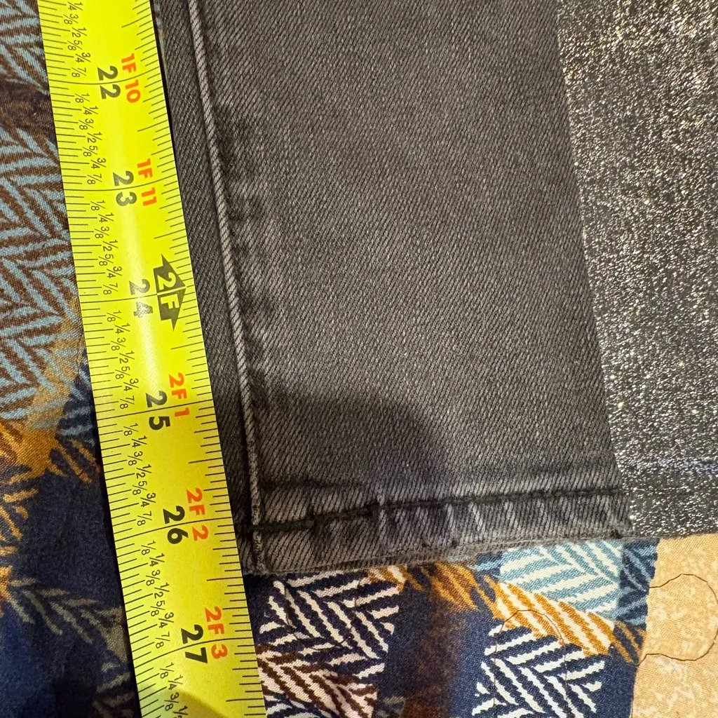 7 For All Mankind jeans with a metallic side stripe skinny jeans women’s 32 - Image 11