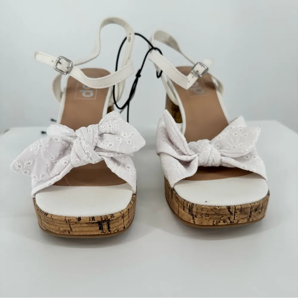 Pop Womens Giving Heeled Sandals White Eyelet size 7.5 Platform Ankle Strap - Image 4