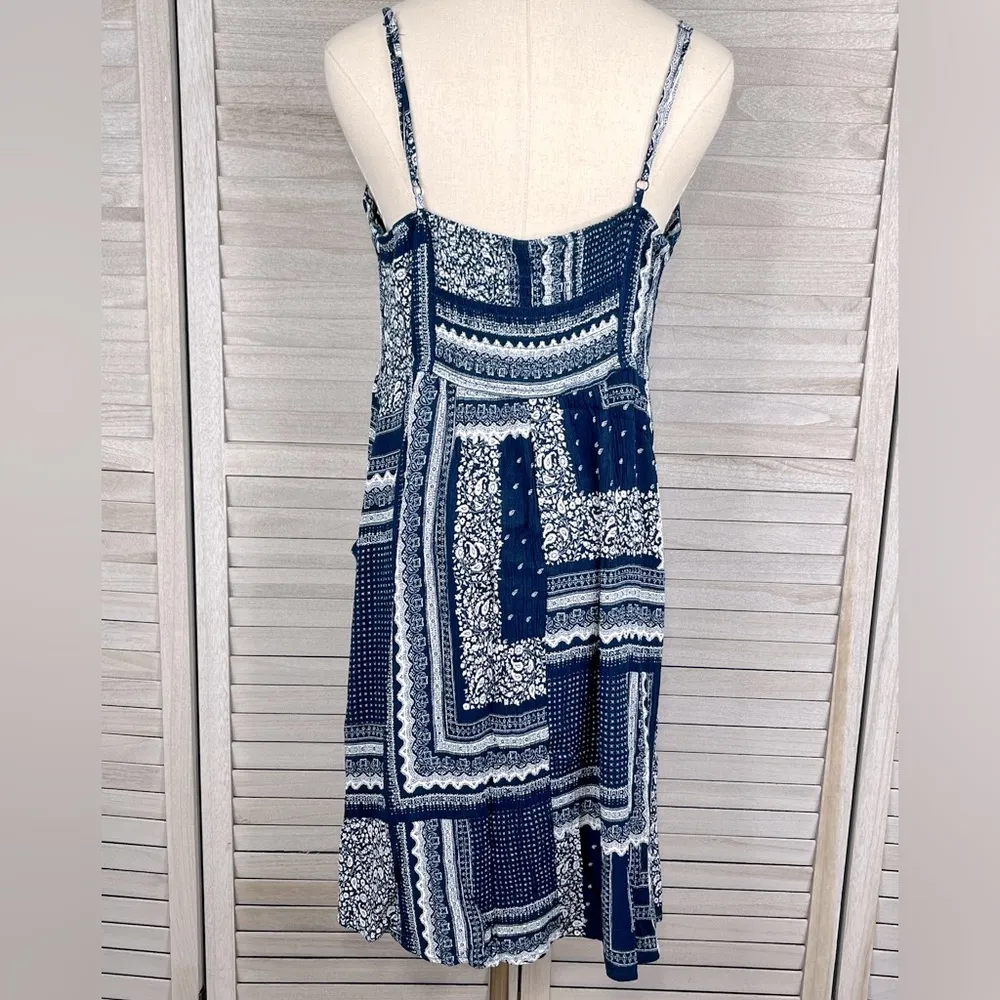 KNOX ROSE Sundress Gauzy Crinkle Crochet Trim Blue/White Patchwork Print-Large - Image 4
