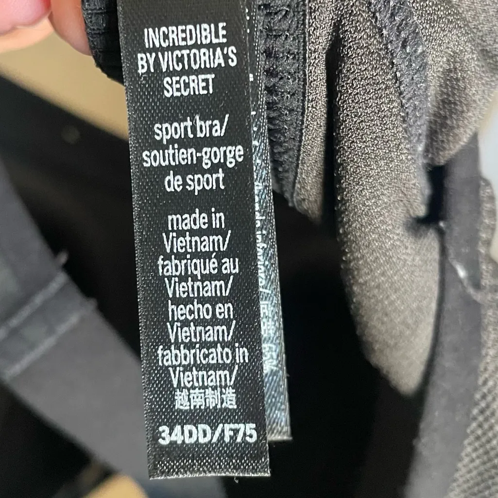Victoria’s Secret Incredible Sports Bra in Size 34DD - Image 4
