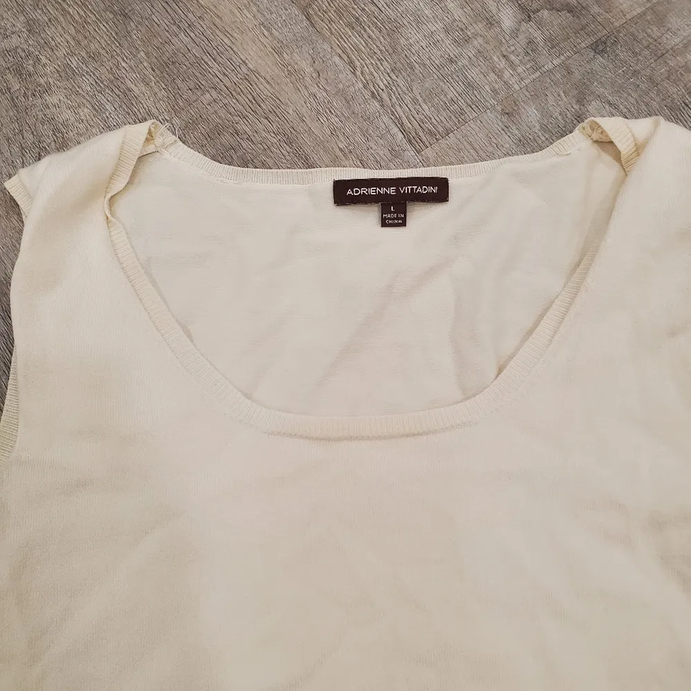 Adrienne Vittadini White Sleeveless Top Size Large - Image 3