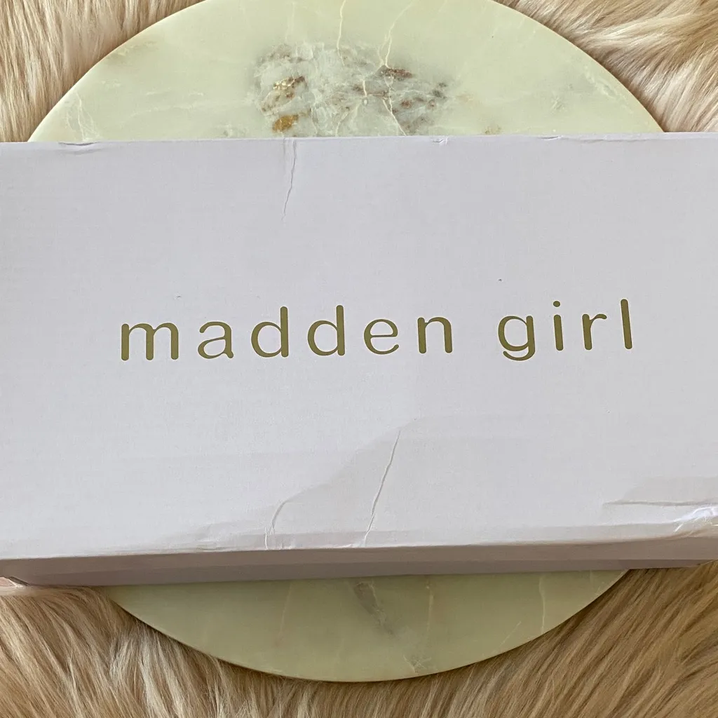 NWT Madden Girl Valerie Women's Glossy Black Slingback Heels - Image 10