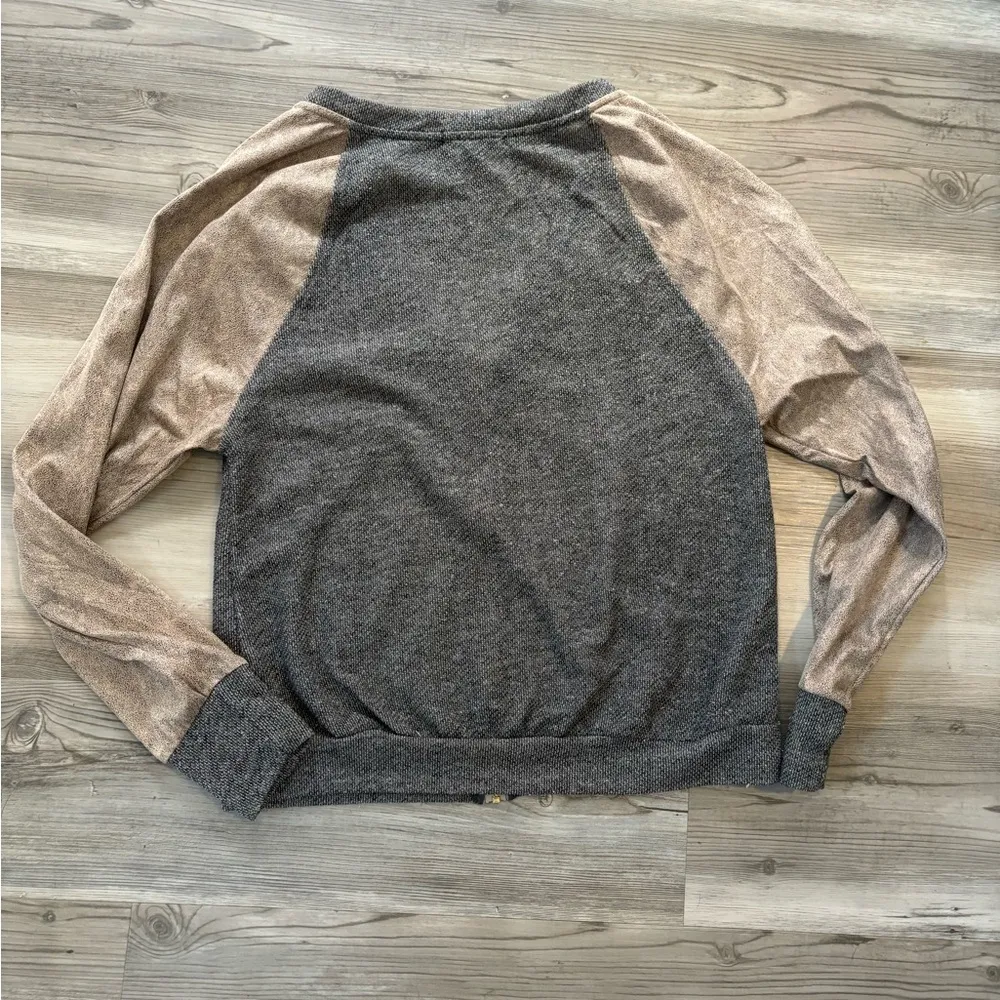 Astars size XS NWOT Katlie Colorblock Bomber Jacket pit to pit 17, length is 21 Gray - Image 3