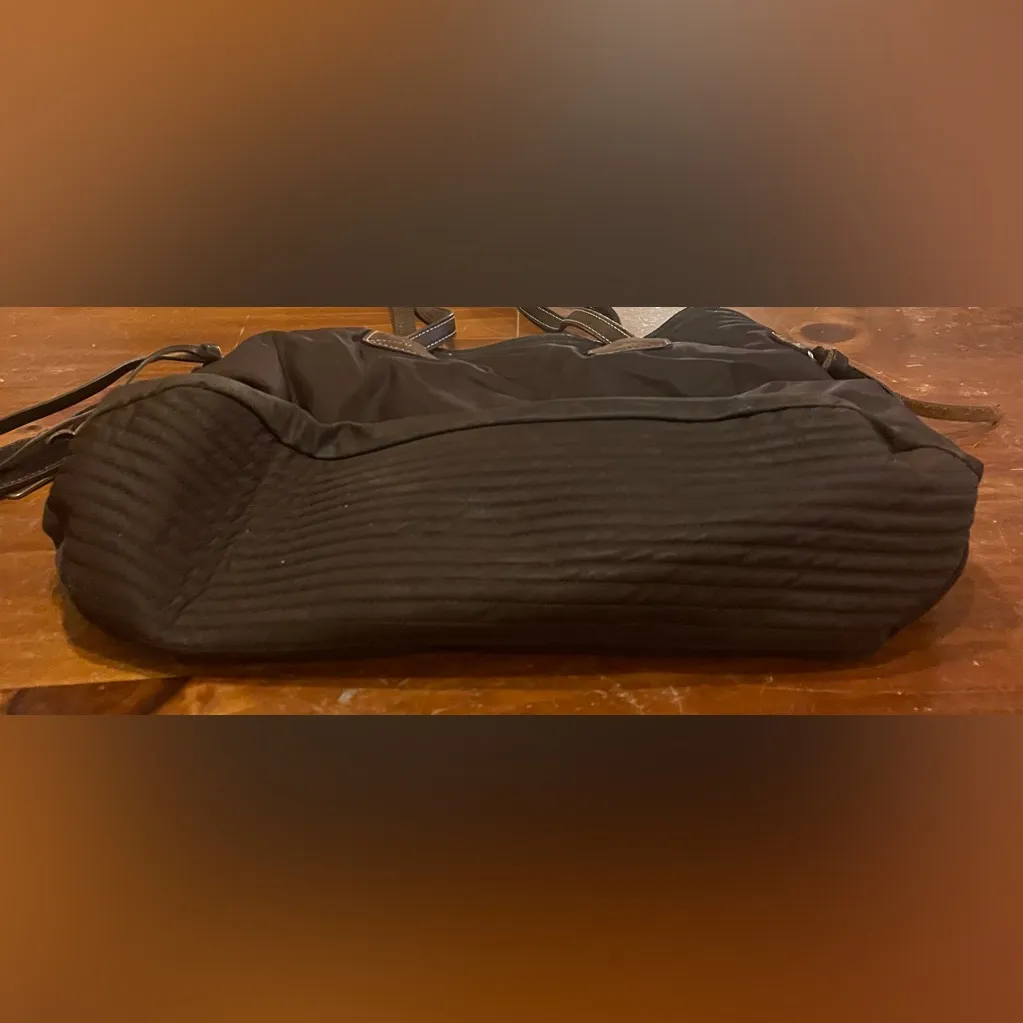 Dooney & Bourke Victoria Black Nylon Leather Trim Travel Tote Bag Pink Lining - Image 5