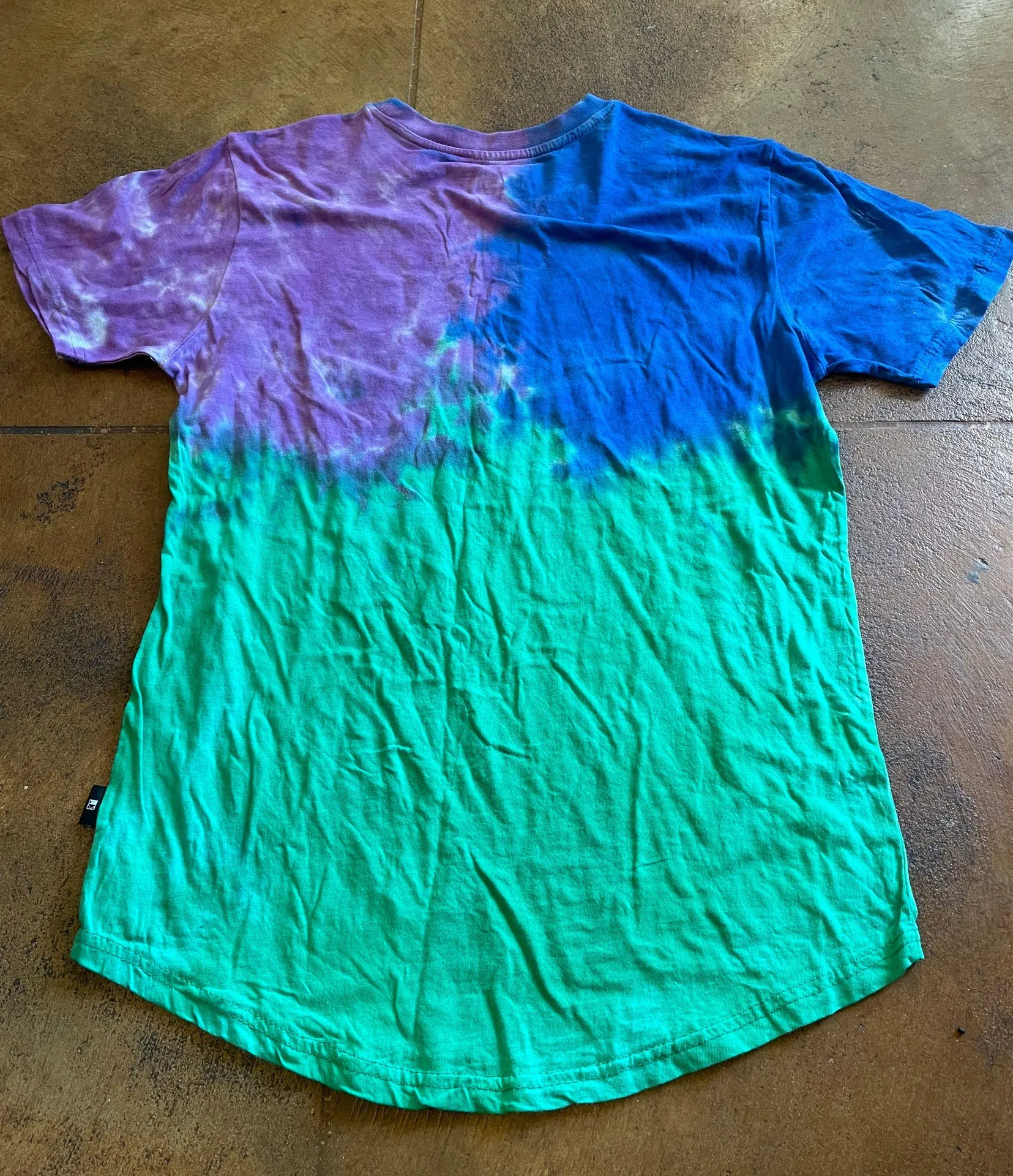 Tie dye, smiley face, tshirt Multiple Size M - Image 2