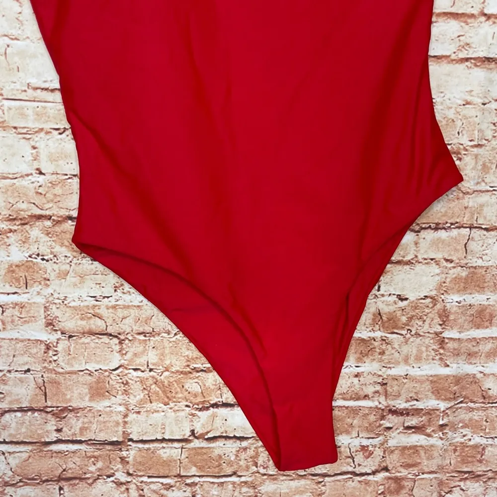 Red One Shoulder One - Image 4