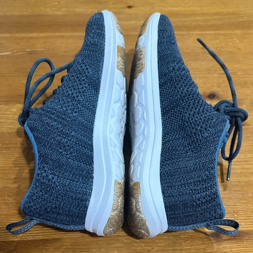 L.L. Bean Teal Knit Sneakers Blue Size 8 - Image 7