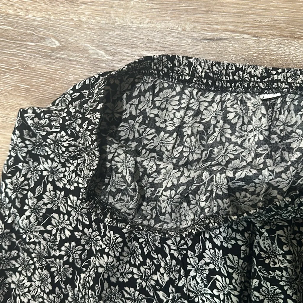 NWOT black and white floral women’s super soft skirt - Image 2