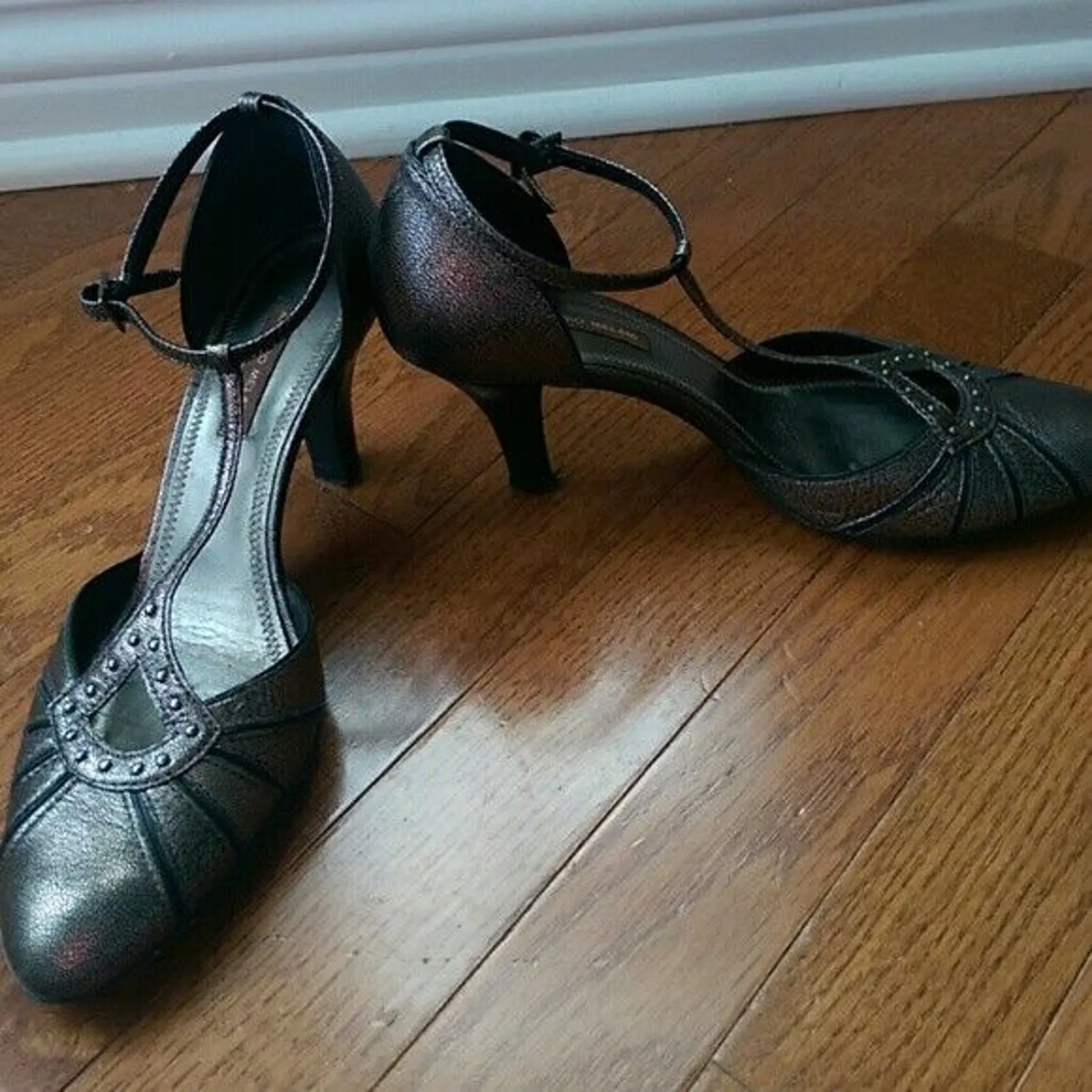 Antonio Melani Heels Stunning Pewter Color Size 6.5 - Image 3