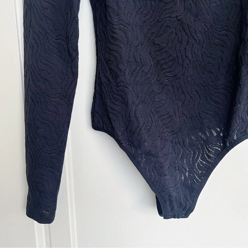 Babaton • Aritzia Shapelace Long Sleeve Bodysuit black lace square neck - Image 5