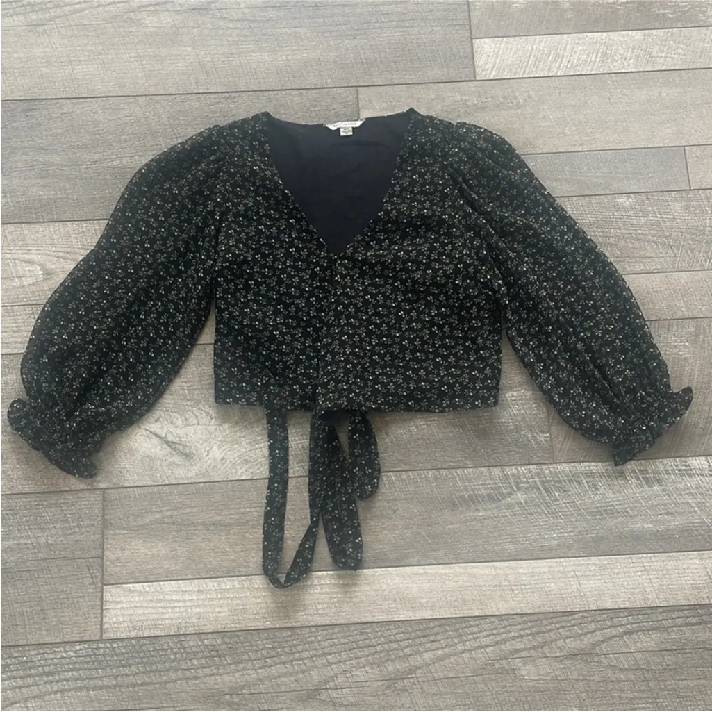 American Eagle Size Medium Black Floral Bohemian Style Wrap Top - Image 7