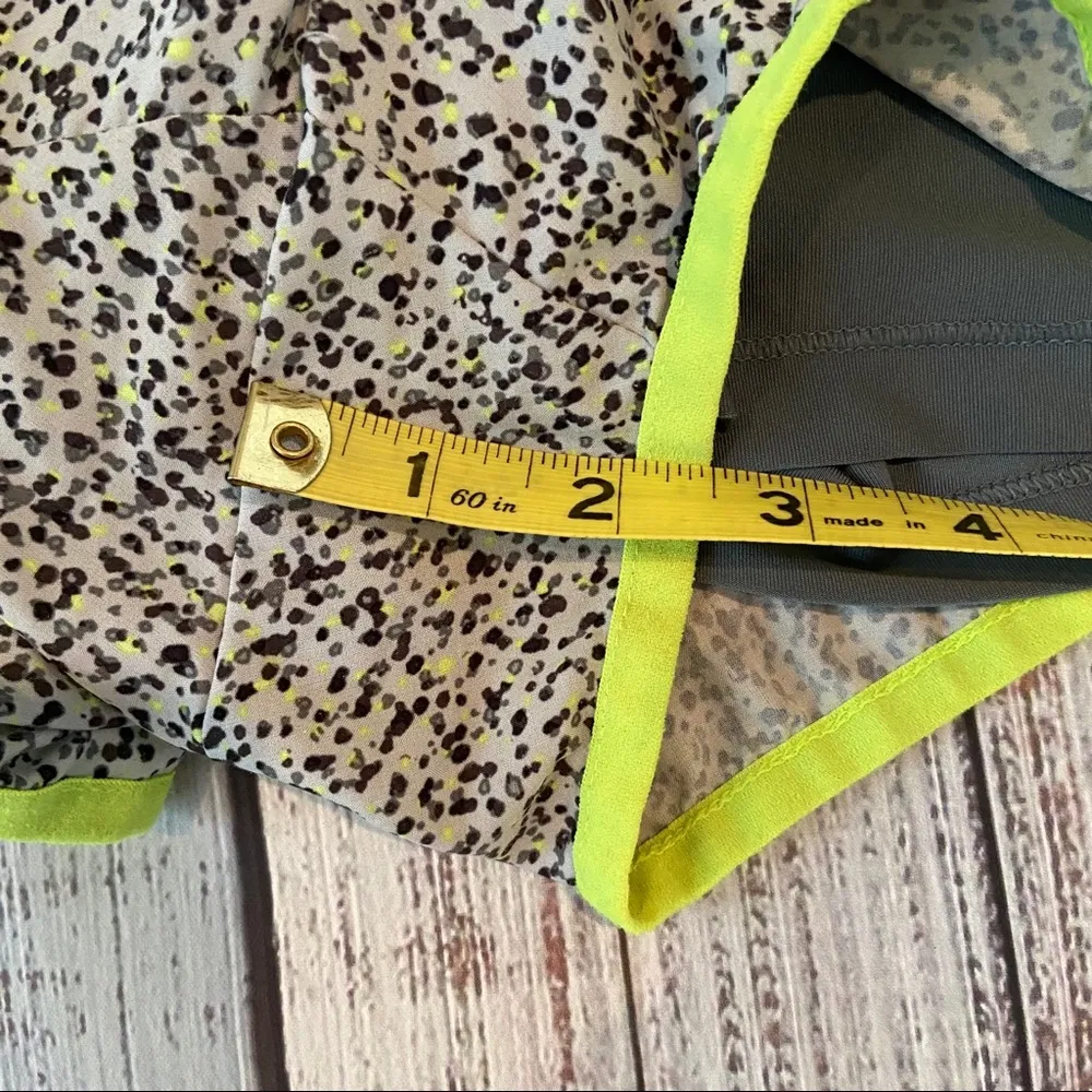 Nike 2 in 1 Athletic Shorts.  Size XSmall. - Image 9