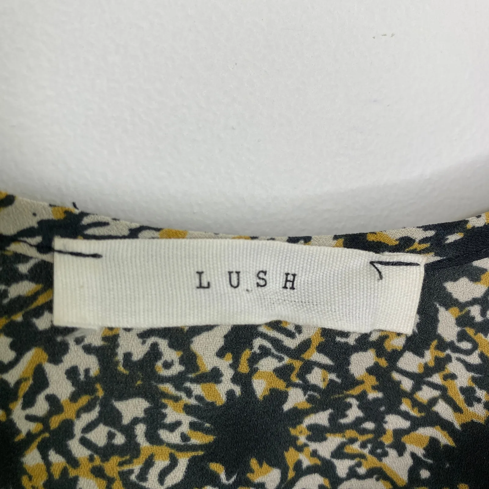 Lush Black Tan Floral Print Sleeveless Tank Top Women's Size X-Small XS - Image 3