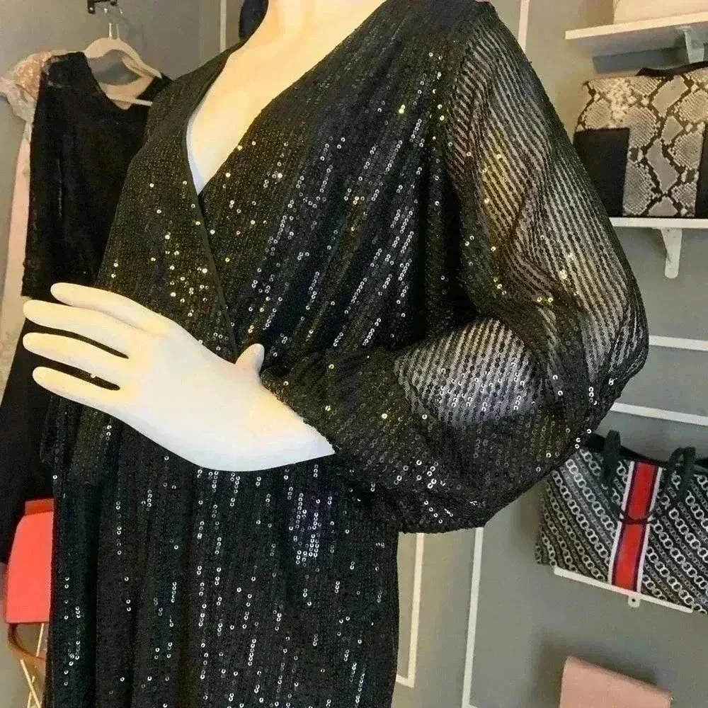 VINE AND LOVE SEQUIN ROMPER Size Large. #165 Black - Image 11