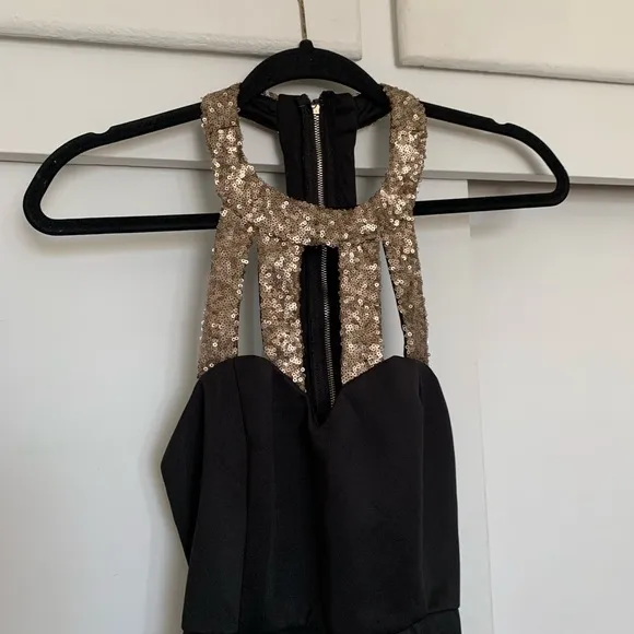 Tibi Black/Gold Metallic Sequin Front Dress, Size‎ Medium - Image 3
