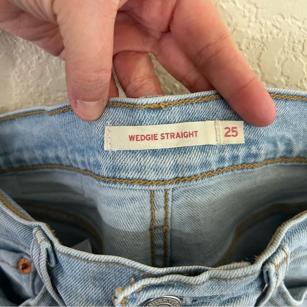 Levi's // Wedgie Straight Jeans - Image 12