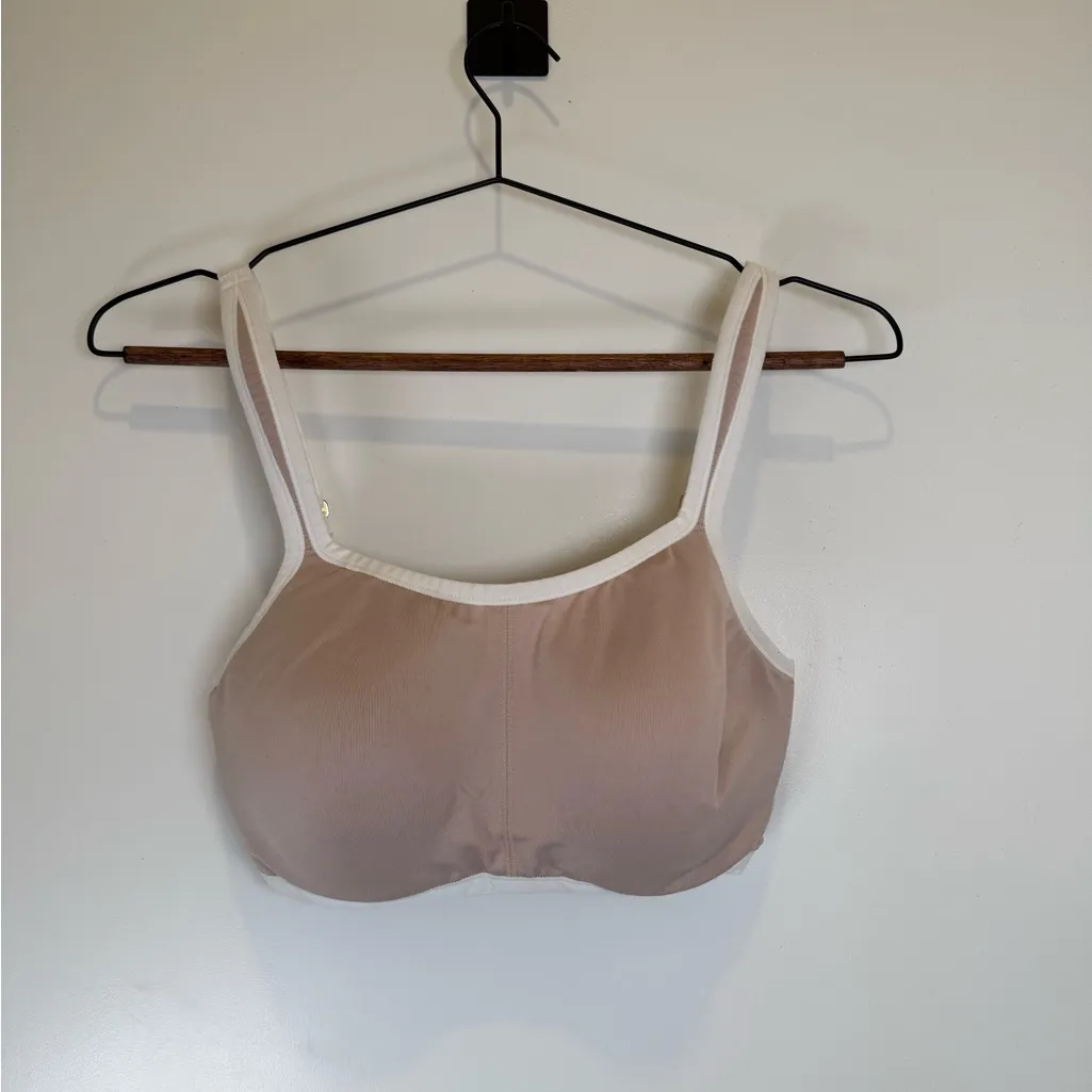 Natori Yogi Contour Convertible Sports Bra Light Mocha/ Ivory - Image 4