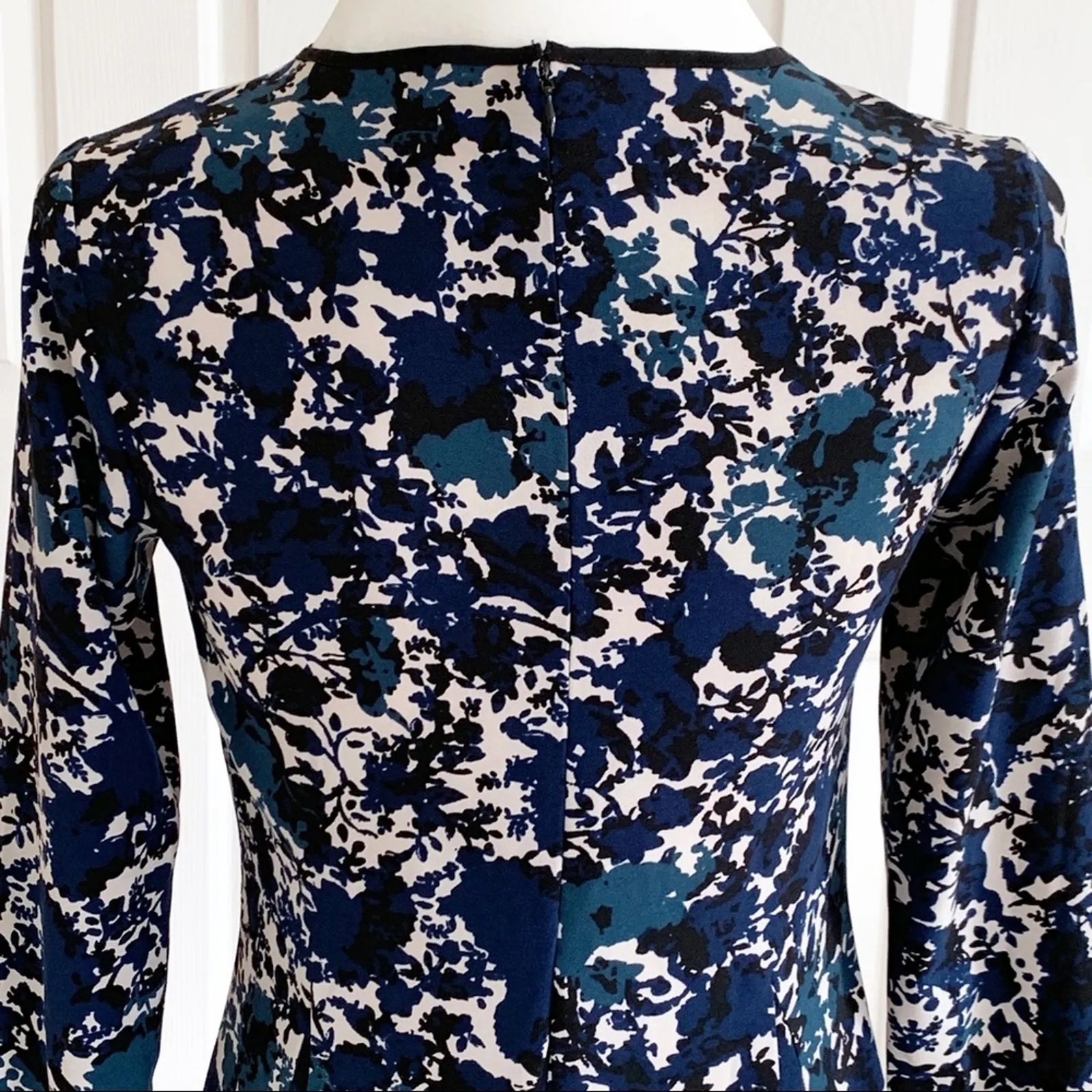 Simply Vera Wang Dress Blue Tan Floral A Line Long Sleeve Fit & Flare Size XS - Image 5