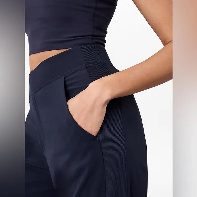 Athleta Brooklyn Mid Rise Ankle Pant size 10 - Image 4