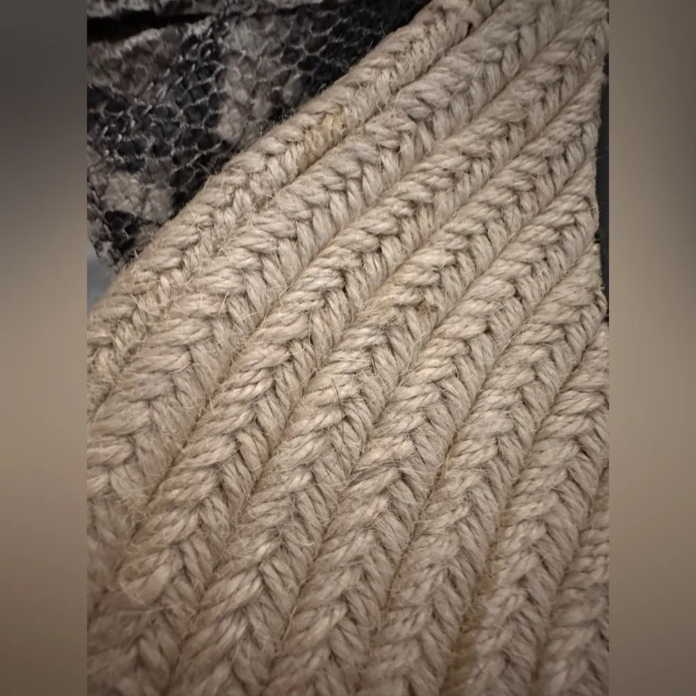 Toms Womens size 9 M Faux Leather snake print wedges mules - Image 5