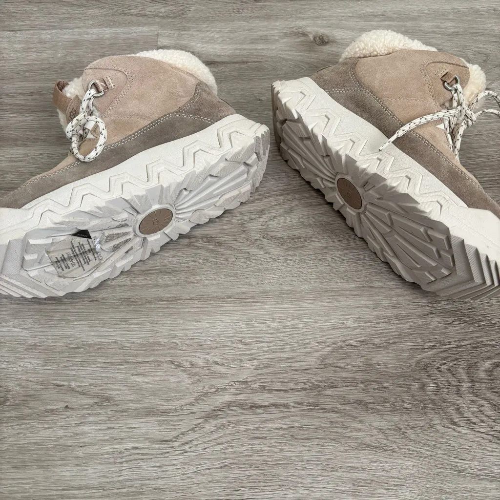 UGG TerreTrail Cozy Lace Boots  7.5 - Image 5