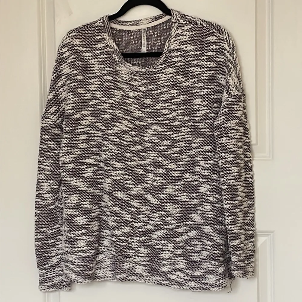 Fabletics Juliette Pullover Sweater Medium - Image 3