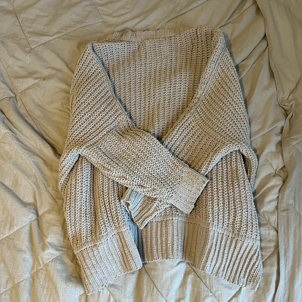 Hollister Cream Knit Cardigan - Image 3