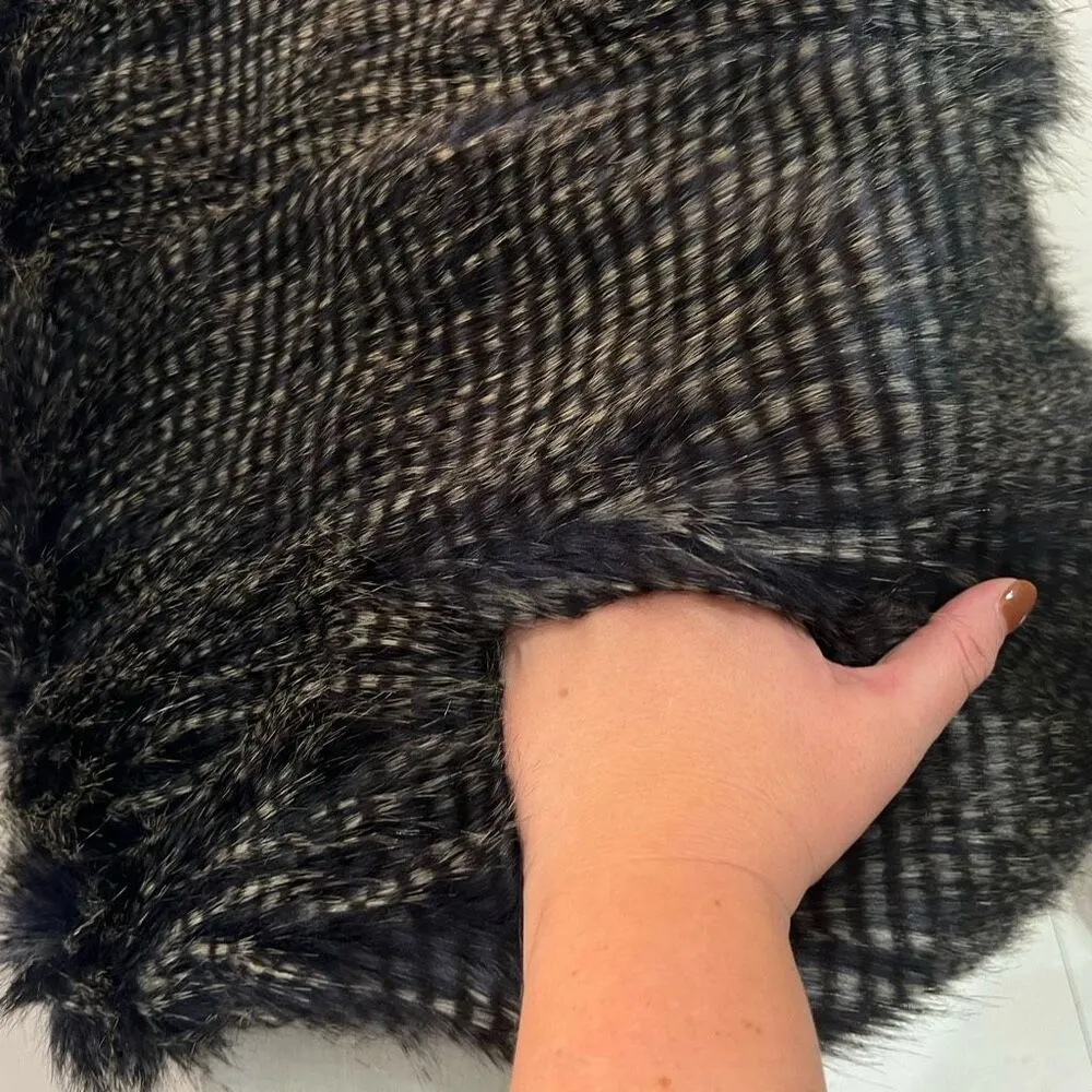 White House Black Market Black White Faux Fur Lined Vest Size Large - Image 10