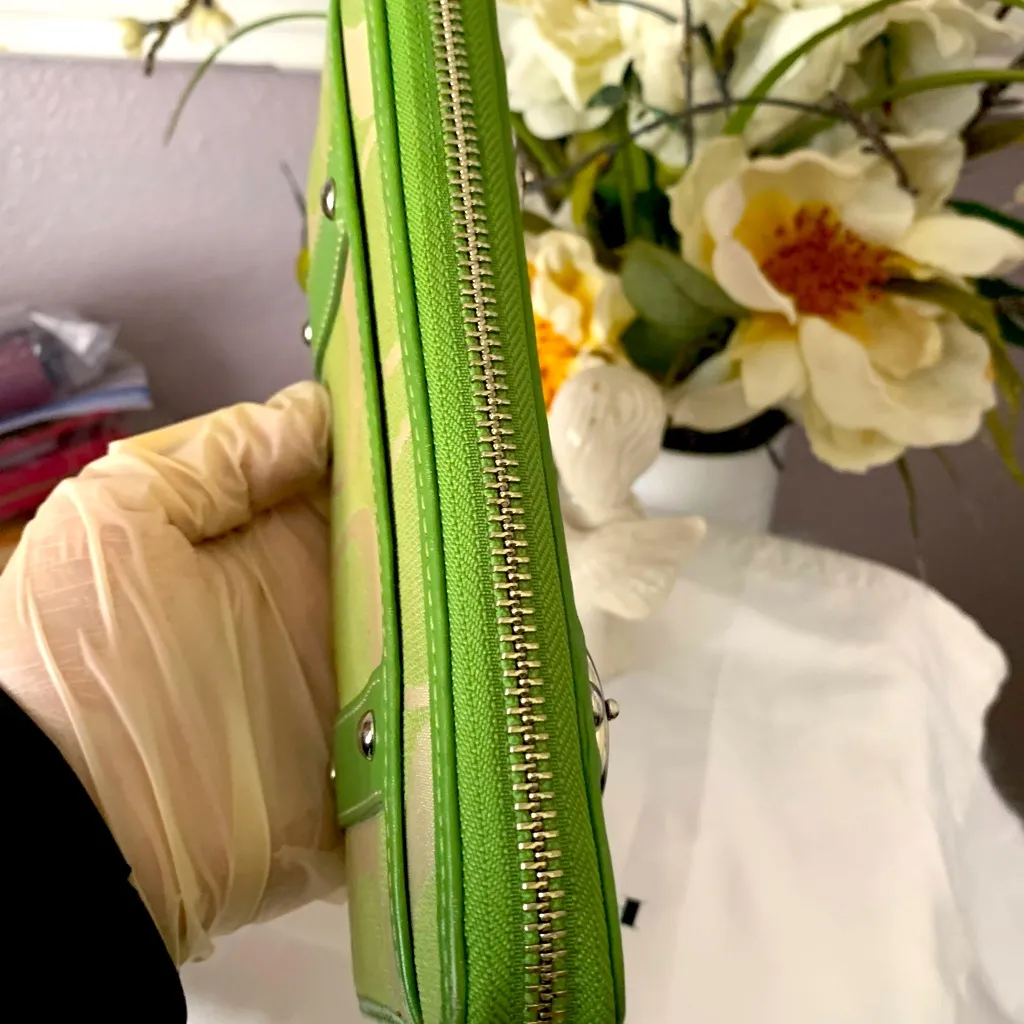 Rare Coach Zoe Signature Green Double Buckle Zip Around Jacquard  Wallet - Image 3